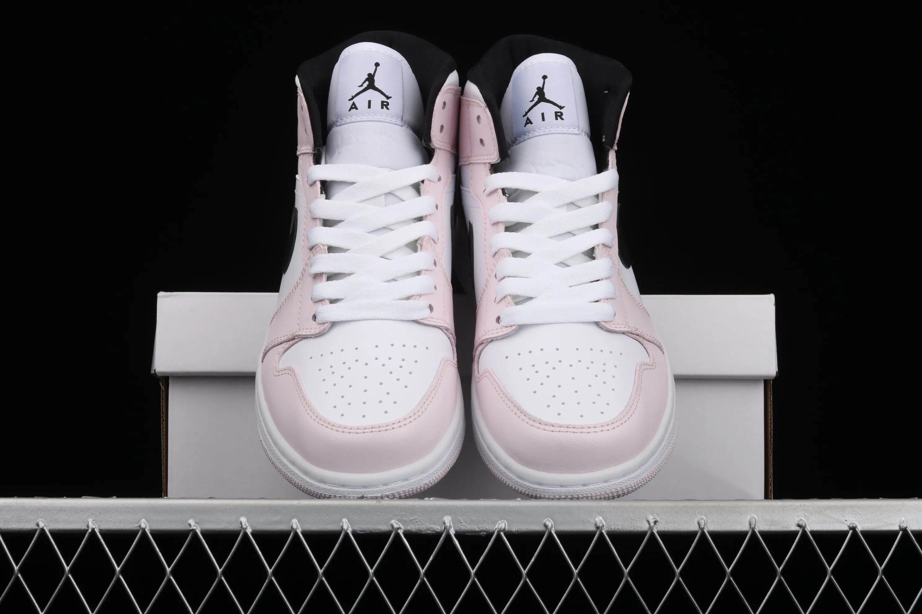 All categories Air Jordan Jordan series basketball shoes Air Jordan 1 Mid G version pure original Air Jordan 1 Mid AJ1 Joe 1 rose pink violet mid-top basketball shoes BQ6472-500